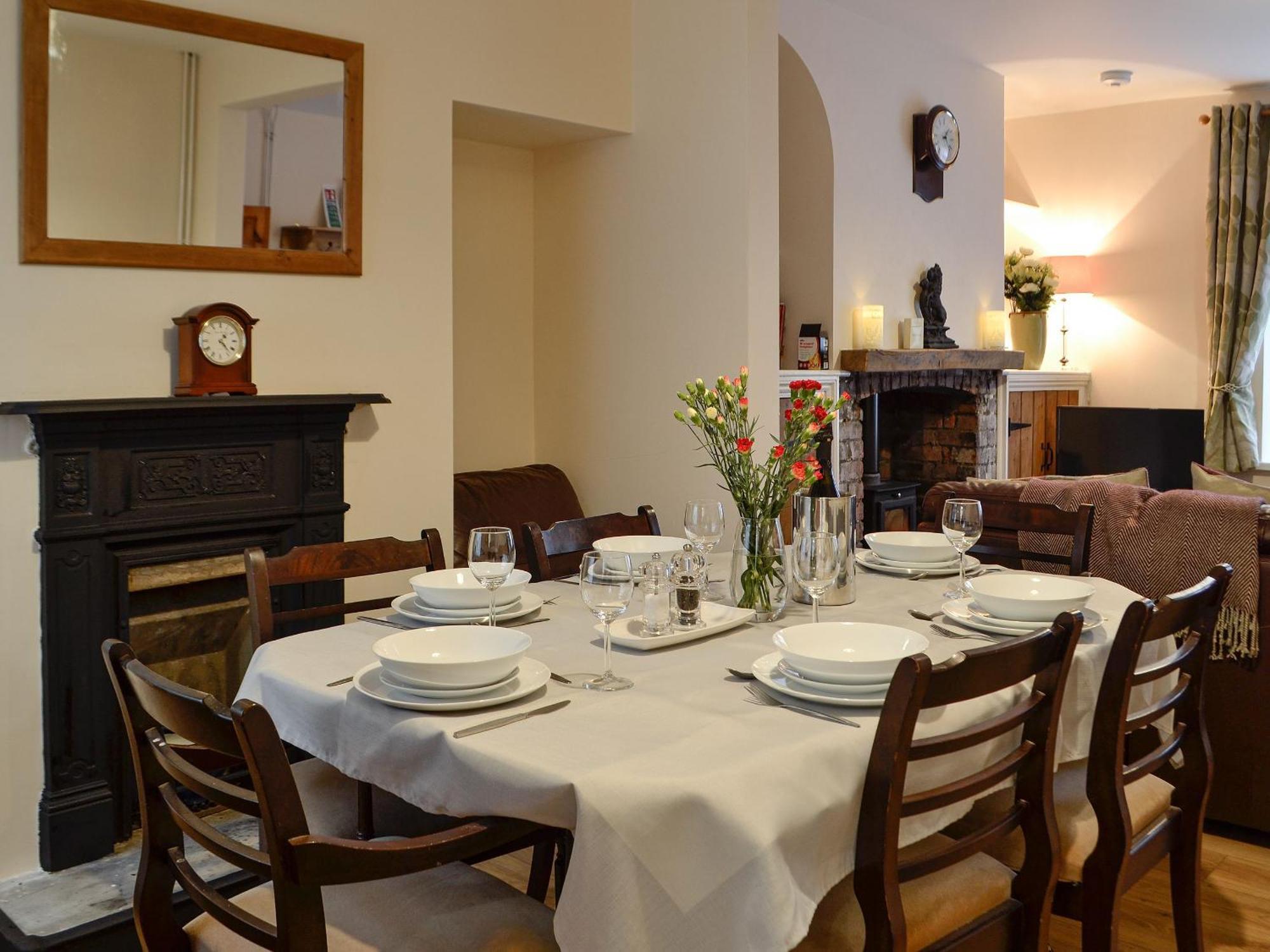 Rhonas Cottage 阿伯加文尼 外观 照片